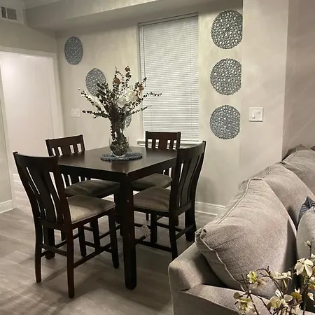 Bleu 3ba/2ba Apartment *