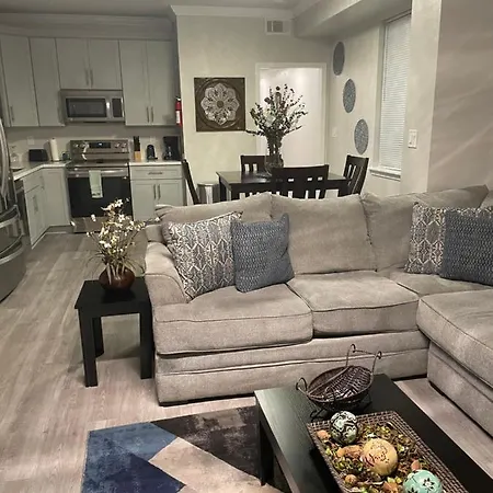Apartment Bleu 3ba/2ba