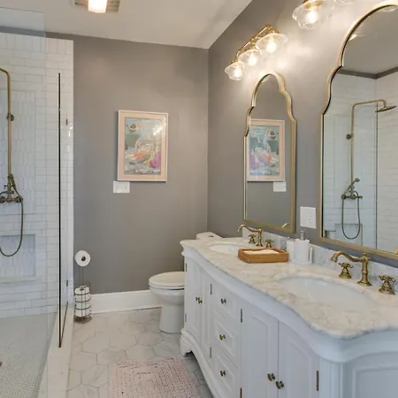 Luxury Vacation Townhome! Holiday home New Orleans
