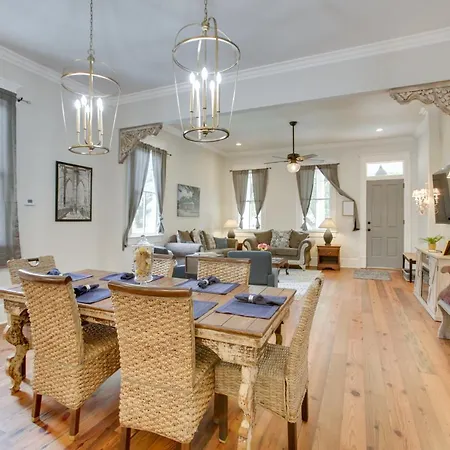 Luxury Vacation Townhome! Holiday home