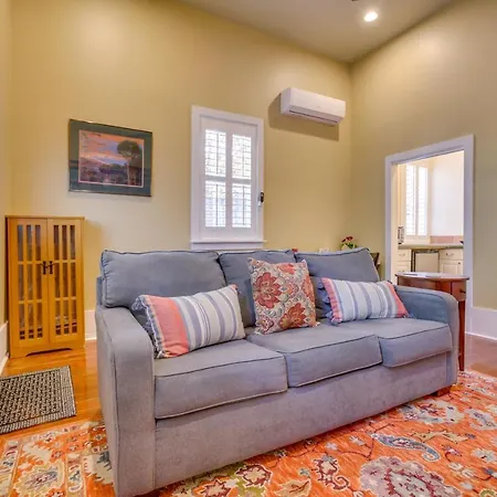 Cozy Getaway Near Magazine Street! Apartment