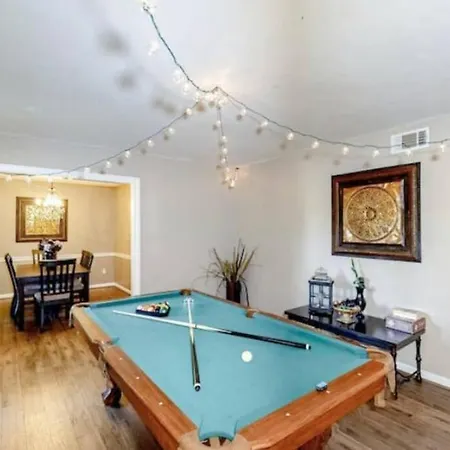 Lady- Pool Table, Pets Ok, 4 Bdrm Holiday home