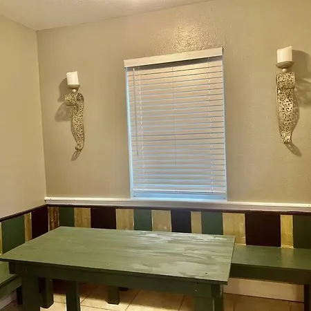 Lady- Pool Table, Pets Ok, 4 Bdrm Holiday home *
