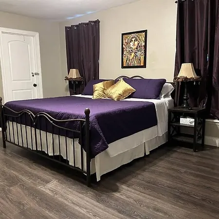 Holiday home Lady- Pool Table, Pets Ok, 4 Bdrm New Orleans