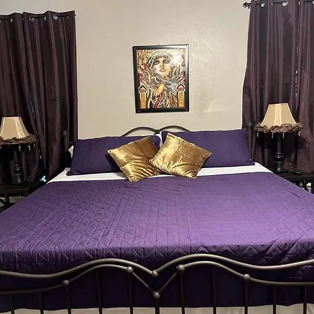 Lady- Pool Table, Pets Ok, 4 Bdrm New Orleans
