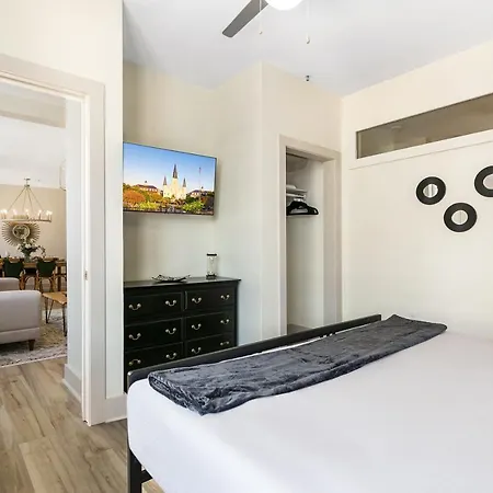 Amazing 3-bedroom Luxury Just Steps To The French Quarter New Orleans