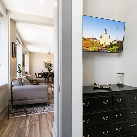 Apartment Amazing 3-bedroom Luxury Just Steps To The French Quarter *