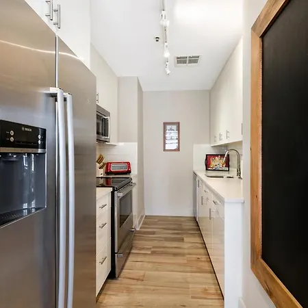 Amazing 3-bedroom Luxury Just Steps To The French Quarter *