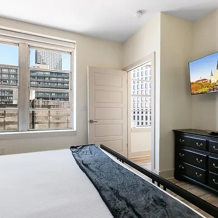 Amazing 3-bedroom Luxury Just Steps To The French Quarter Apartment New Orleans