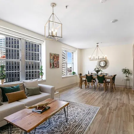 Amazing 3-bedroom Luxury Just Steps To The French Quarter Apartment *