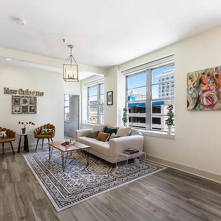 Apartment Amazing 3-bedroom Luxury Just Steps To The French Quarter New Orleans