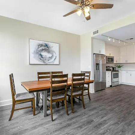 Spacious 4br Luxury Steps To French Quarter Aparthotel New Orleans