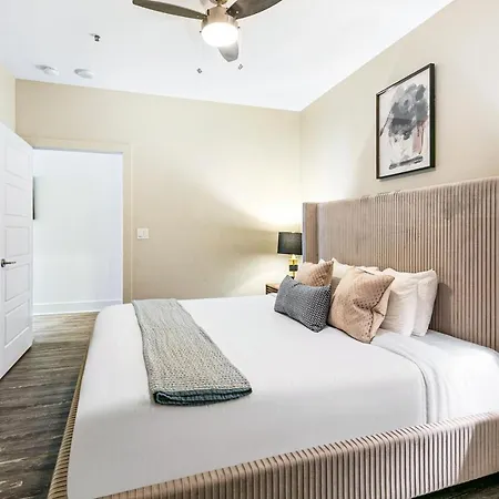 Spacious 4br Luxury Steps To French Quarter Aparthotel New Orleans