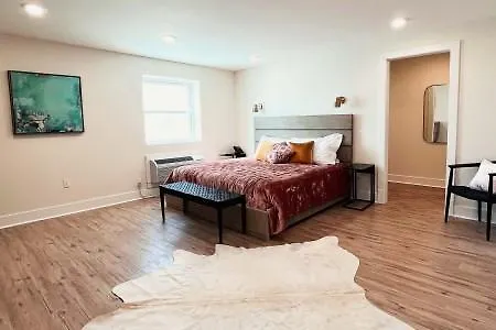 Lucky Hotel