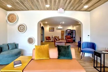 Hotel Lucky 3*