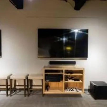 Chic 4bed Oasis Steps From French Quarter Magic! Apartment *