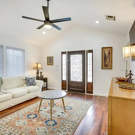 Walk To Parks And Restaurants Duplex! *