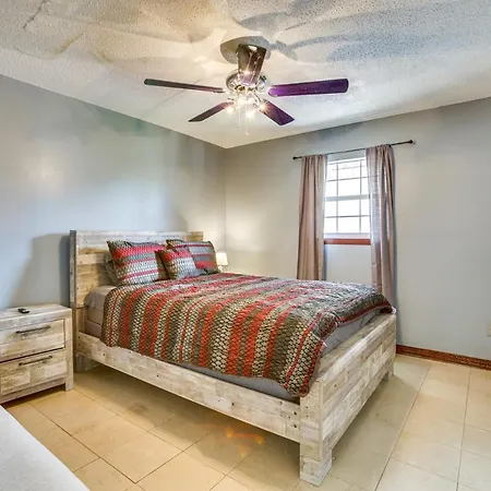 4 Mi To Bourbon St: Spacious Retreat W/ Wet Bar! *