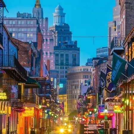 Burgundy - Just Steps To Both The French Quarter & Frenchman St! * New Orleans