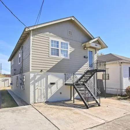 Modern Renovated 3 Bedroom With Large Yard * New Orleans