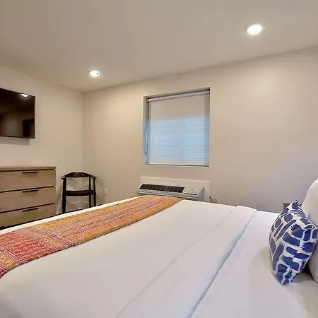 Hotel Lucky New Orleans