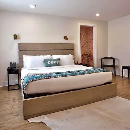 Lucky 3* New Orleans