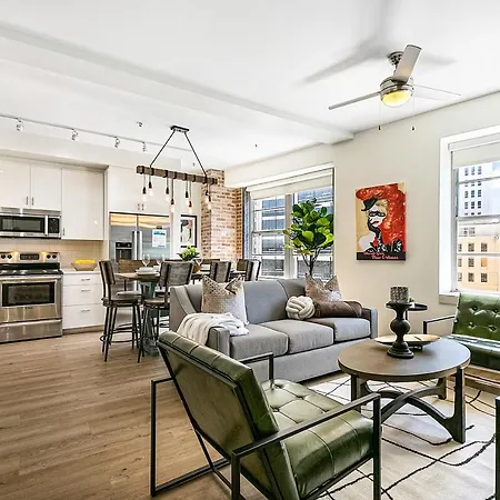 Chic 4bed Oasis Steps From French Quarter Magic! Apartment *