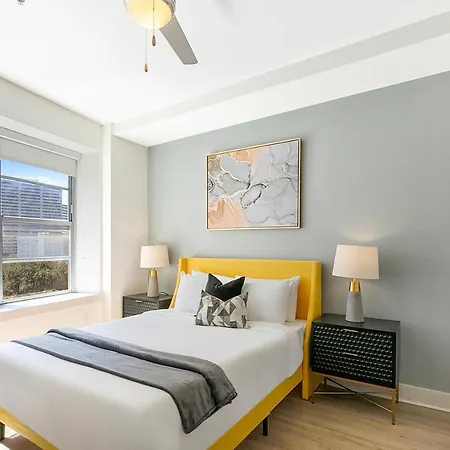 Chic 4bed Oasis Steps From French Quarter Magic! Apartment