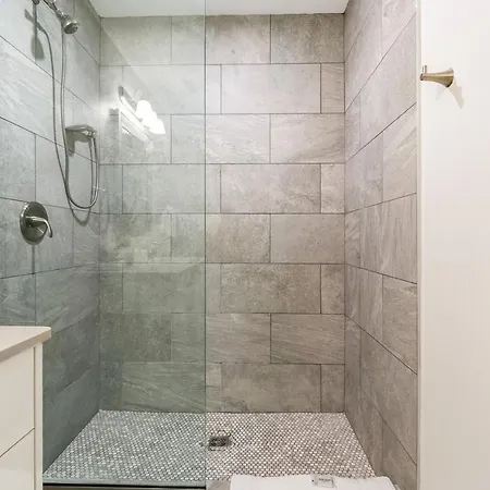 Chic 4bed Oasis Steps From French Quarter Magic! Apartment *