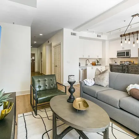Chic 4bed Oasis Steps From French Quarter Magic! Apartment *