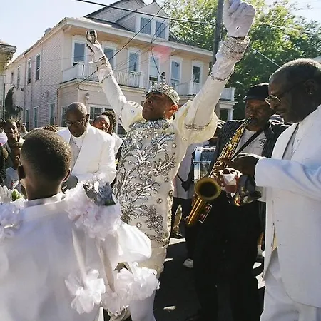 The Dragonfly Treme-close To French Quarter-heated Salt Pool Holiday home *