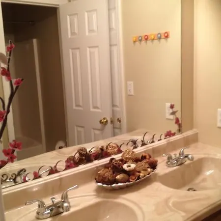 Cozy 3bdr 2bth 1st Floor Unit * New Orleans