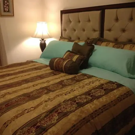 Cozy 3bdr 2bth 1st Floor Unit *