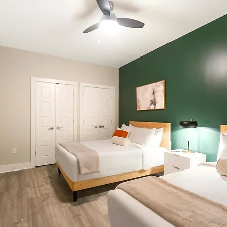 Lively 4br Steps To French Quarter