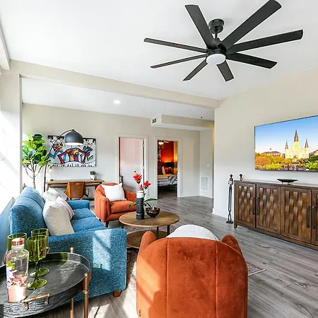 Lively 4br Steps To French Quarter *