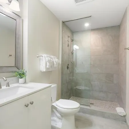Lively 4br Steps To French Quarter *