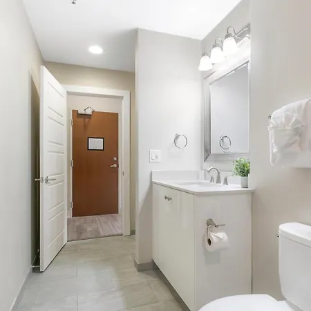 Lively 4br Steps To French Quarter