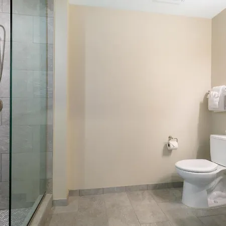 Lively 4br Steps To French Quarter