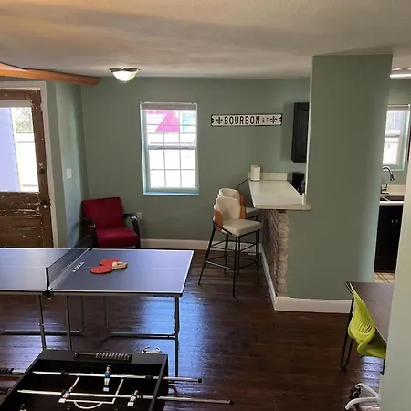 Chillpad Blocks From Frenchquarters *