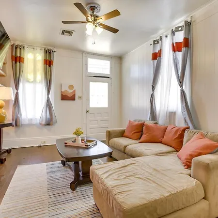 Near Fair Grounds And Park! Holiday home