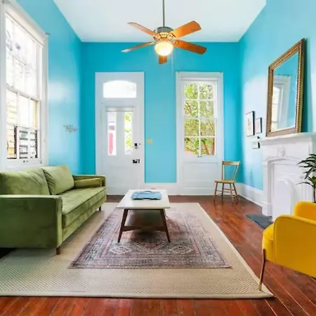 French Quarter Charm: St Philip St Historic Haven 1515 *