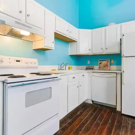Apartment French Quarter Charm: St Philip St Historic Haven 1515 New Orleans