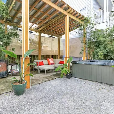 French Quarter Charm: St Philip St Historic Haven 1515 * New Orleans