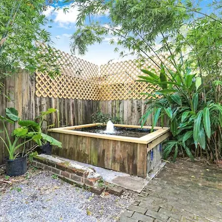 Apartment French Quarter Charm: St Philip St Historic Haven 1515 *