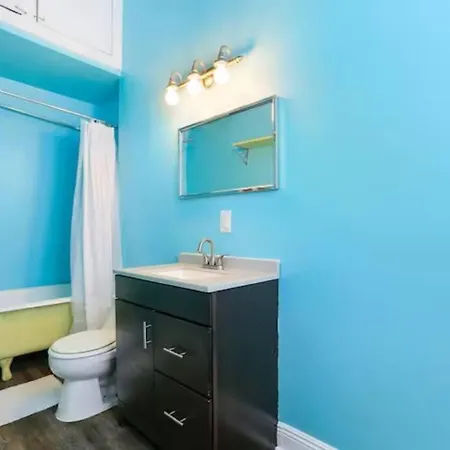 Apartment French Quarter Charm: St Philip St Historic Haven 1515 New Orleans