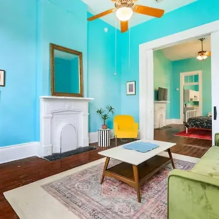 French Quarter Charm: St Philip St Historic Haven 1515 *