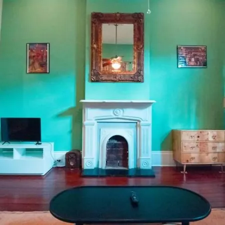 Jazzy Vibrant Getaway Hot Tub Cabana 1517 Apartment New Orleans