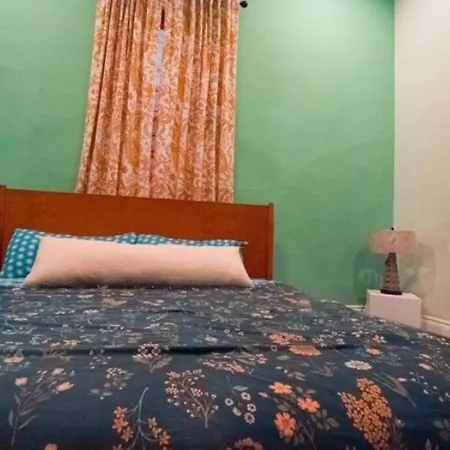 Jazzy Vibrant Getaway Hot Tub Cabana 1517 Apartment New Orleans