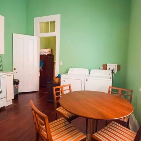 Jazzy Vibrant Getaway Hot Tub Cabana 1517 Apartment New Orleans