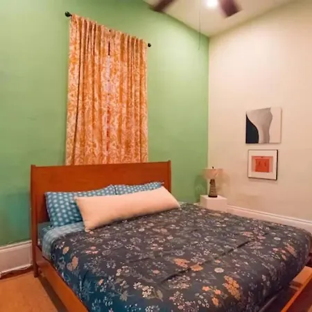 Jazzy Vibrant Getaway Hot Tub Cabana 1517 New Orleans